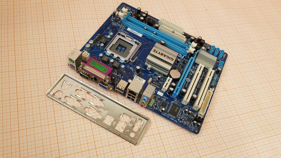 223-135-003 MB LGA 775 GIGABYTE GA-G41M-ES2L #1