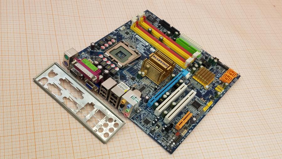 223-186-001 MB LGA 775 GIGABYTE GA-G33M-S2 #1