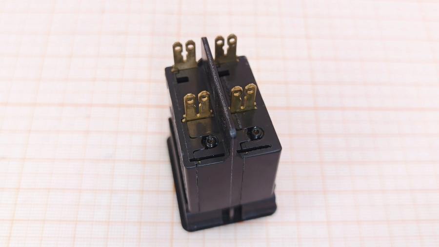 055-126-001 Переключатель перекидной  3130-F120-P7T1-W19QB7-16A #7