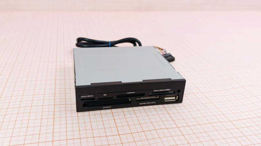 226-170-001 Картридер Ginzzu GR-136UB #1