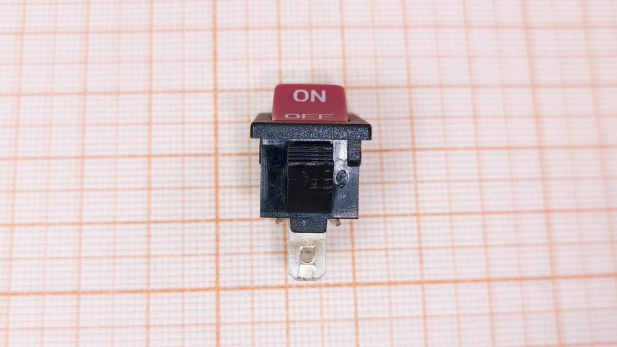 121-075-001 Переключатель перекидной  HONGJU 6A 250V 2C #5