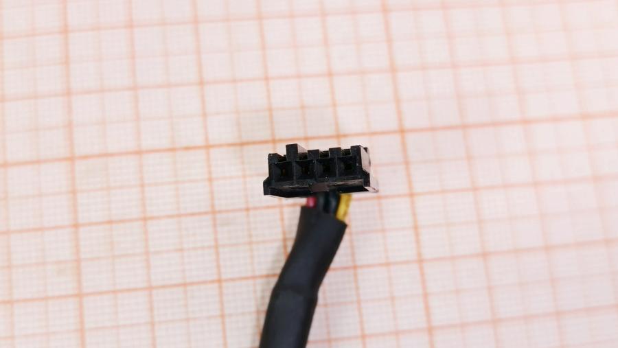 226-237-001 Переходник питания CHIEFTEC  PCI-E 6 Pin (M) - 3x Molex 4Pin (M) + FDD 4Pin (M) 0.9M #4