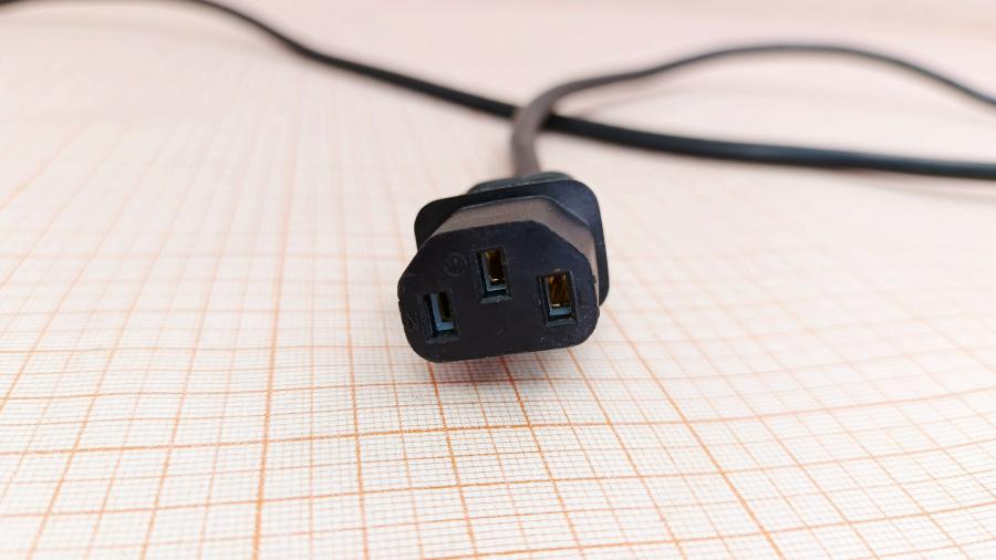 223-393-001 Удлинитель питания IEC-C14  IEC C13 - IEC C14 3G×0.75мм² 1.8m #5