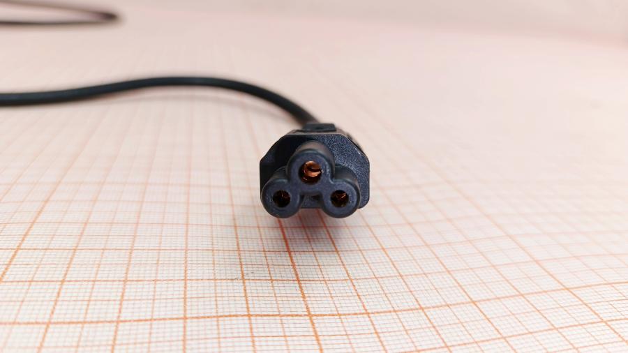 223-398-001 Кабель питания CEE7/7  CEE7/7 - IEC-C5 3G×0.75мм² 0.9M #5