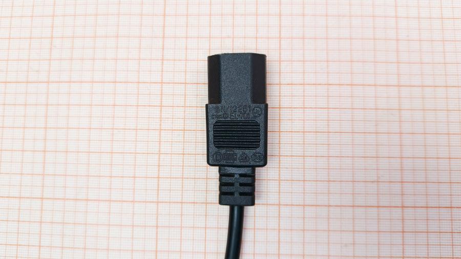 223-404-001 Кабель питания CEE7/7  CEE7/7 Угловой - IEC-C13 3G×0.75мм² 1.5M #4