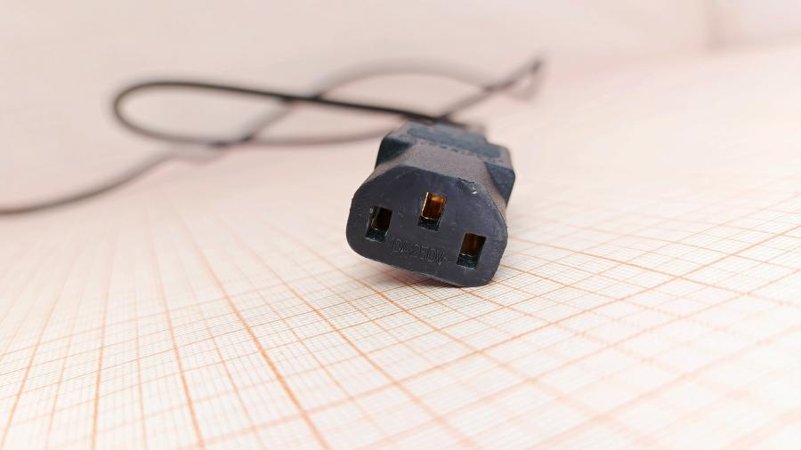 223-404-001 Кабель питания CEE7/7  CEE7/7 Угловой - IEC-C13 3G×0.75мм² 1.5M #5