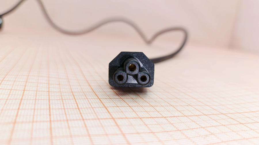 226-272-001 Кабель питания CEE7/7  CEE7/7 Угловой - IEC-C5 3×0.75mm2 1.5M #5