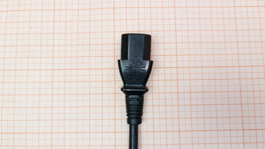 218-291-001 Кабель питания CEE7/7  CEE7/7 Угловой - IEC-C13 3G×1.0мм² 1.8M #4