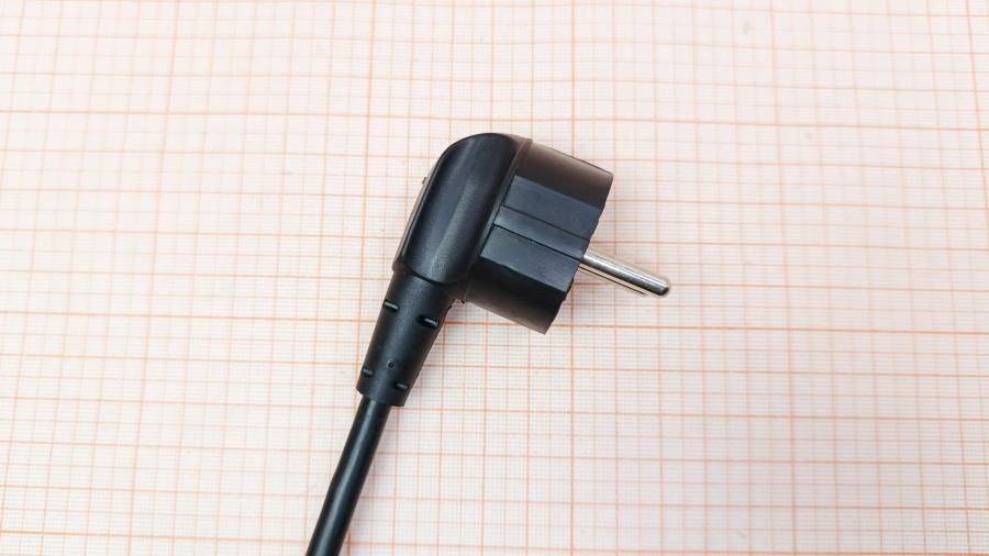 218-292-001 Кабель питания CEE7/7  CEE7/7 Угловой - IEC-C13 Угловой  3G×1.0мм² 1.7M #2