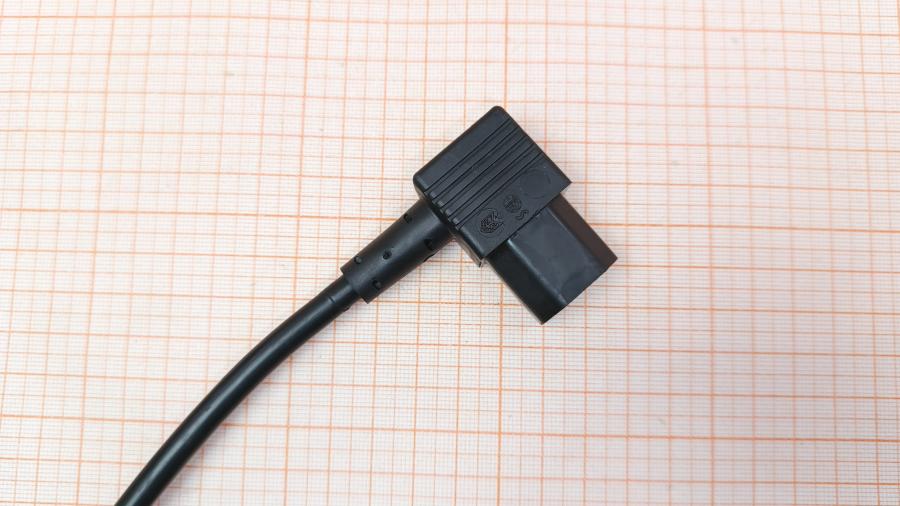 218-292-001 Кабель питания CEE7/7  CEE7/7 Угловой - IEC-C13 Угловой  3G×1.0мм² 1.7M #4
