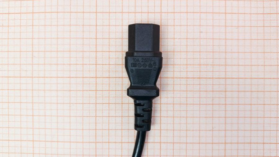 218-294-001 Кабель питания CEE7/7  CEE7/7 Угловой - IEC-C13 3G×1.0мм² 2.5M #4