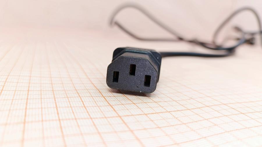 218-294-001 Кабель питания CEE7/7  CEE7/7 Угловой - IEC-C13 3G×1.0мм² 2.5M #5