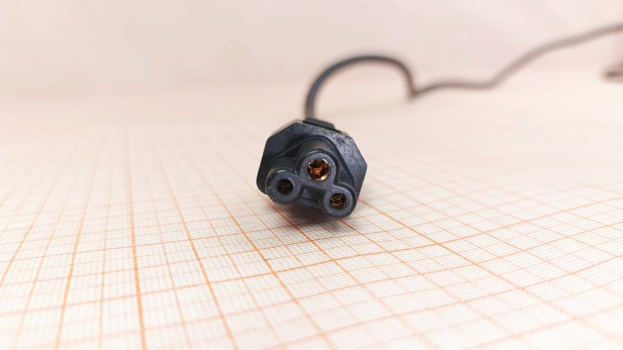 120-144-001 Кабель питания CEE7/7  CEE7/7 Угловой - IEC-C5 3G×0.75мм² 1.8M #5