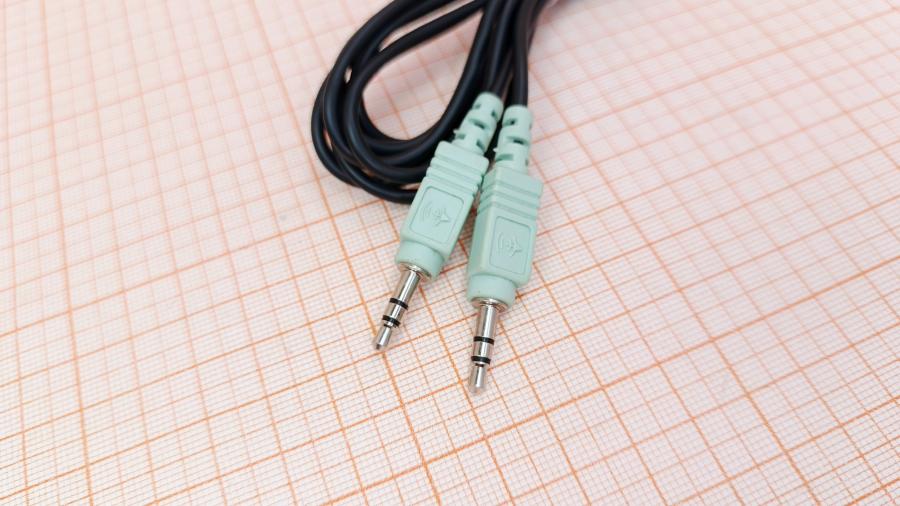 120-217-001 Кабель интерфейсный   MiniJack 3.5 - MiniJack 3.5 1.8m #2
