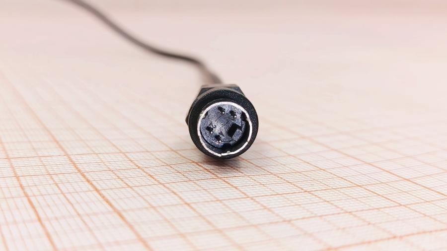 091-039-001 Кабель интерфейсный  MiniJack 3.5mm 3pin - S-video 4pin 1m #4