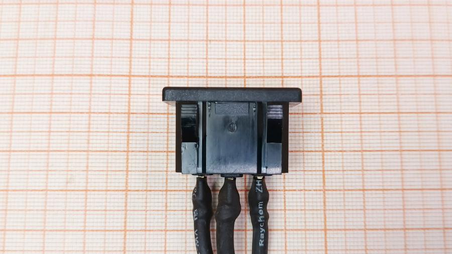 215-076-001 Разъем KYOCERA IEC 60320 C14 250V 15A #4