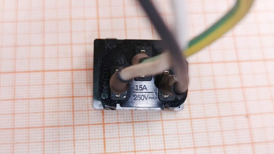 215-076-001 Разъем KYOCERA IEC 60320 C14 250V 15A #5