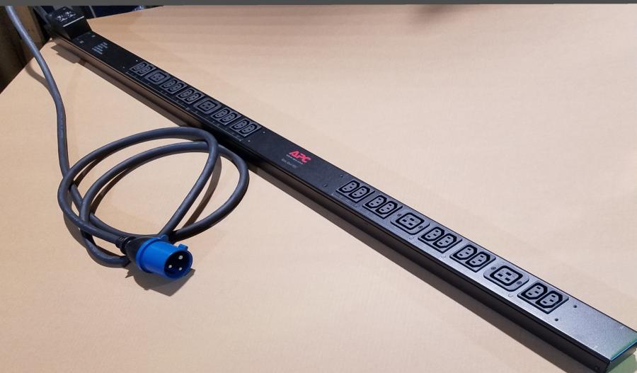 192-011-001 Блок силовых розеток APC AP7553 #1