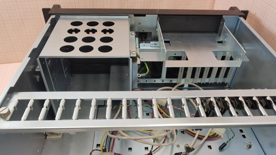 226-283-001 Серверный корпус ExeGate 4U600A1R #10