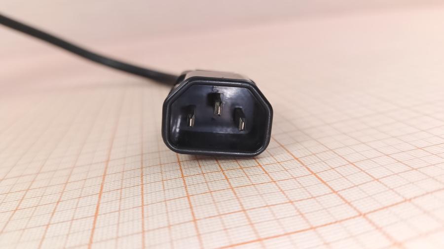 066-170-001 Удлинитель питания  IEC C13 Угловой - IEC C14 3G×1.0мм² 3m #5