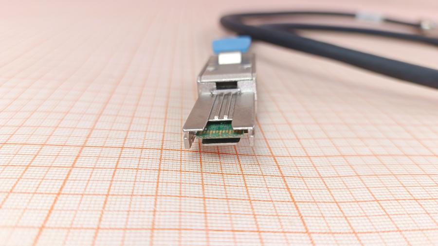 001-319-001 Кабель SFF  JESS LINK P1610TE01000-2 #5