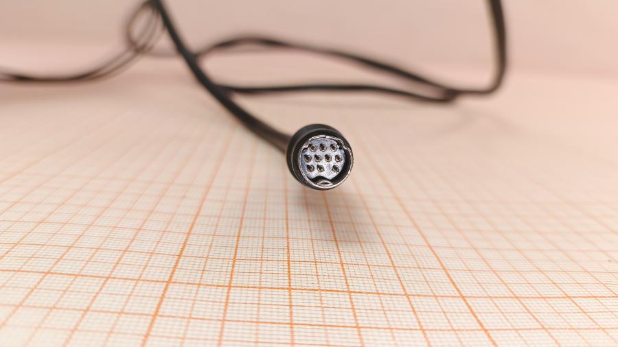 001-329-001 RCA video cable  S-VIDEO 10Pin (M) - 3x RCA (M) 2m #3