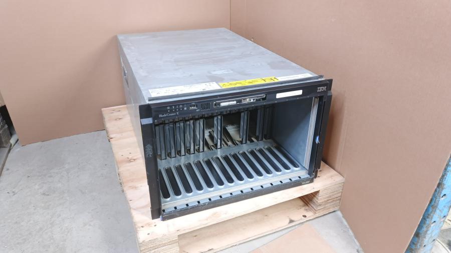 065-041-001 Chassis Blade-System IBM BladeCenter 25R8172 MT-8677 #1