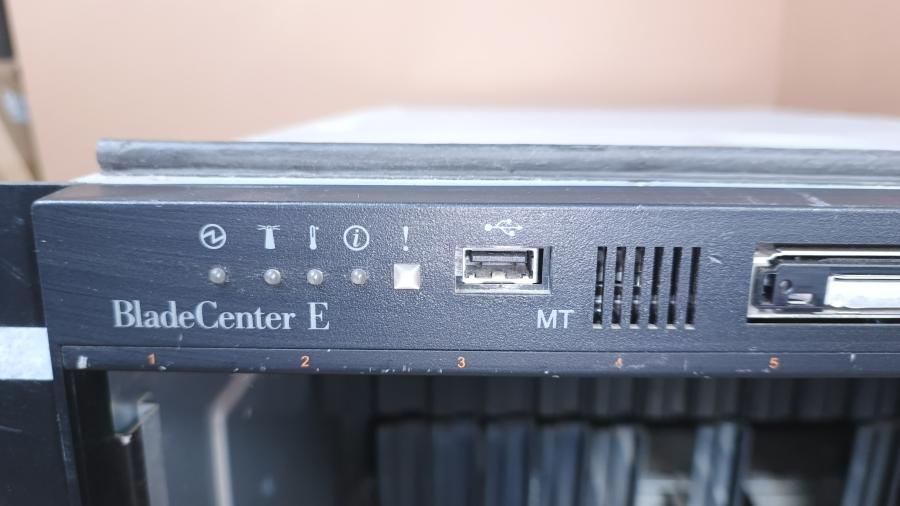 065-041-001 Chassis Blade-System IBM BladeCenter 25R8172 MT-8677 #3