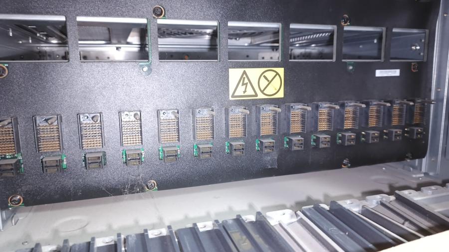 065-041-001 Chassis Blade-System IBM BladeCenter 25R8172 MT-8677 #8
