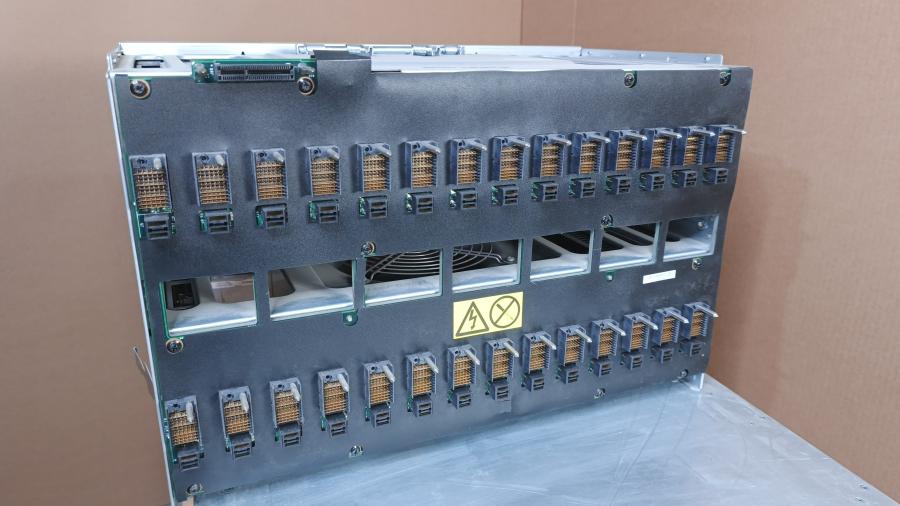 065-041-001 Chassis Blade-System IBM BladeCenter 25R8172 MT-8677 #15