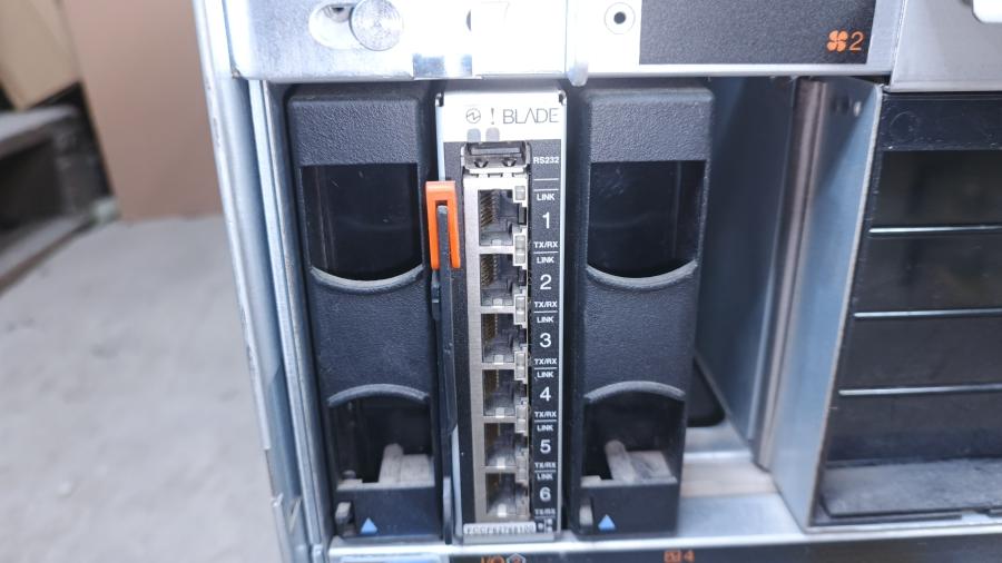 065-041-001 Chassis Blade-System IBM BladeCenter 25R8172 MT-8677 #25