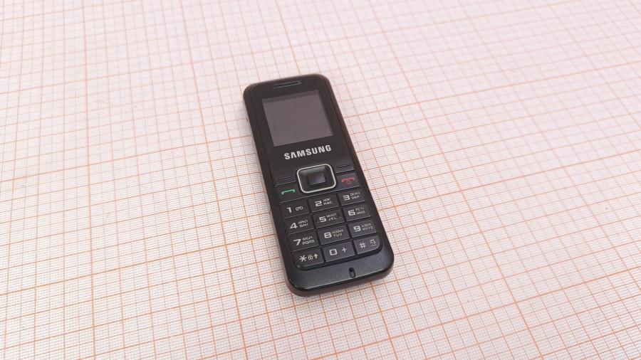 124-074-001 Мобильный телефон SAMSUNG E1070 #1