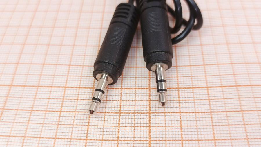 001-538-001 Кабель интерфейсный  MiniJack 3.5 - MiniJack 3.5 0.9m #2