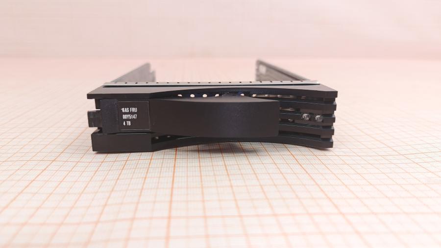 001-552-001 HDD-tray IBM 49Y1835 / 39M6036 #2
