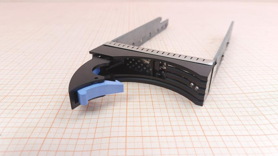 001-552-001 HDD-tray IBM 49Y1835 / 39M6036 #3
