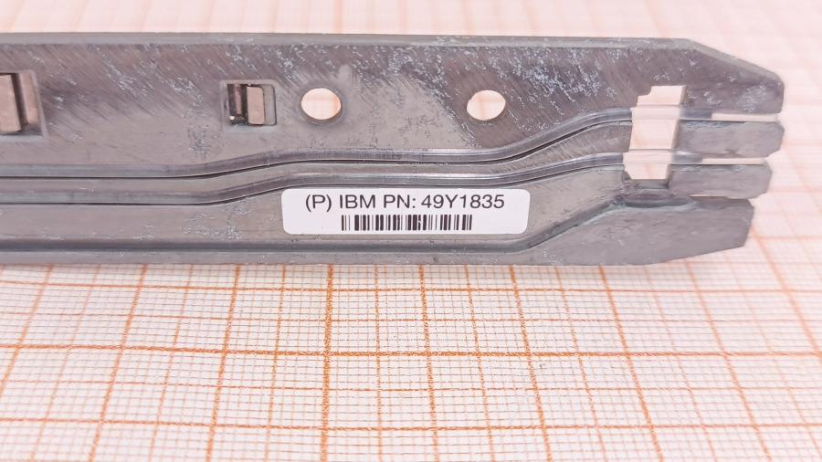 001-552-001 HDD-tray IBM 49Y1835 / 39M6036 #9