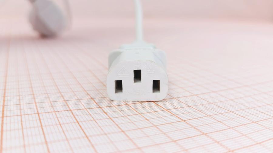 001-558-001 Кабель питания CEE7/7  CEE7/7 Угловой - IEC-C13 3G×0.5мм² 2M #5