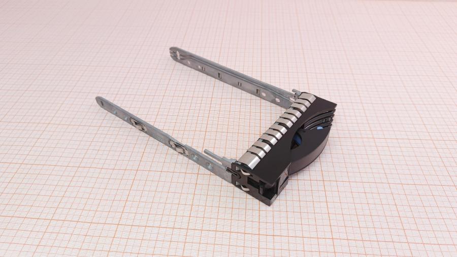 001-573-001 HDD-tray IBM 42R4125 / 42R4126 / 42R4127 #1