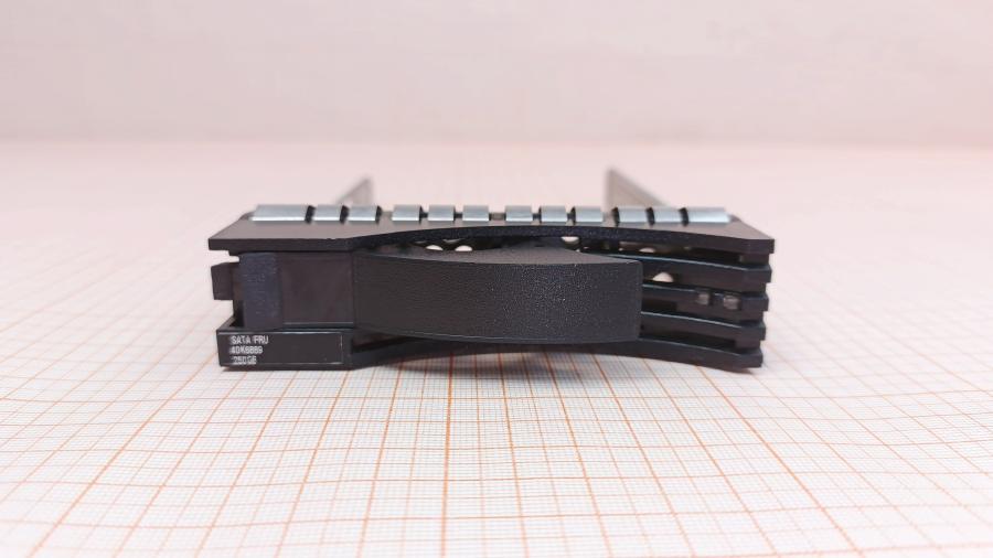 001-573-001 HDD-tray IBM 42R4125 / 42R4126 / 42R4127 #2