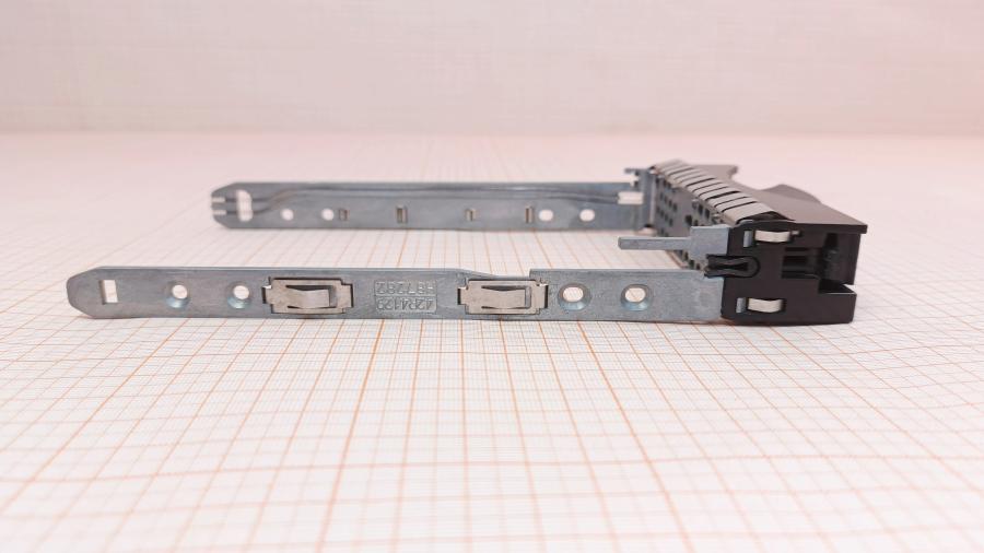 001-573-001 HDD-tray IBM 42R4125 / 42R4126 / 42R4127 #6