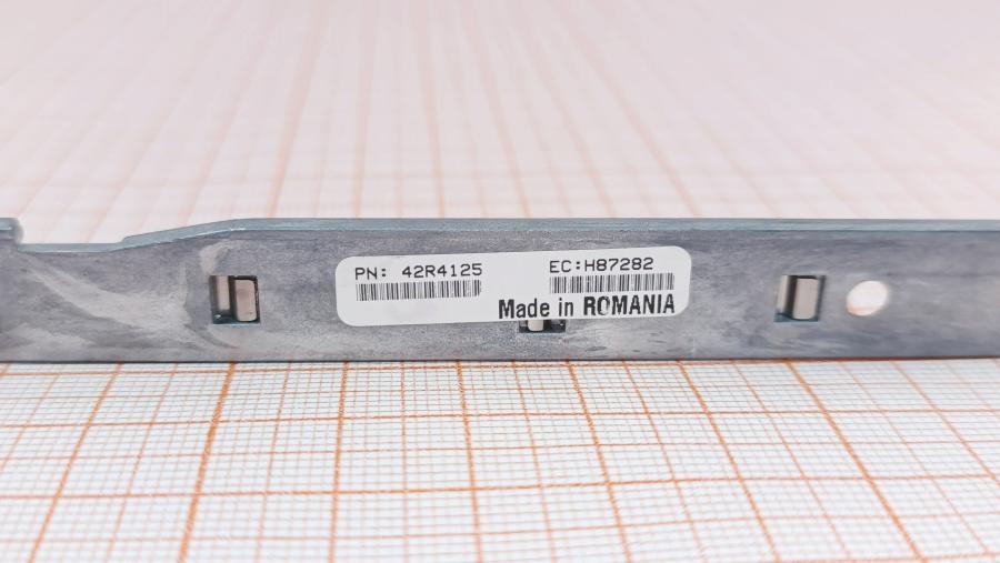 001-573-001 HDD-tray IBM 42R4125 / 42R4126 / 42R4127 #8