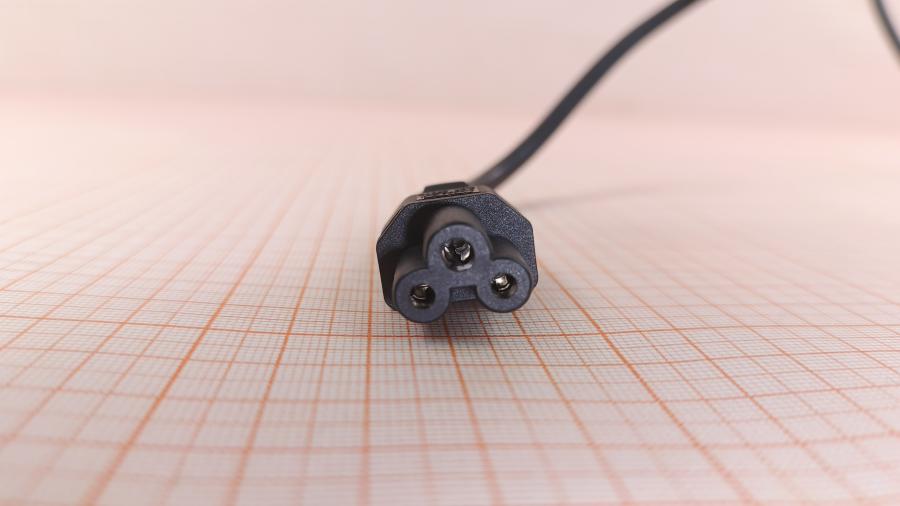 001-585-001 Кабель питания CEE7/7  CEE7/7 - IEC-C5 3G×0.75мм² 0.9M #5