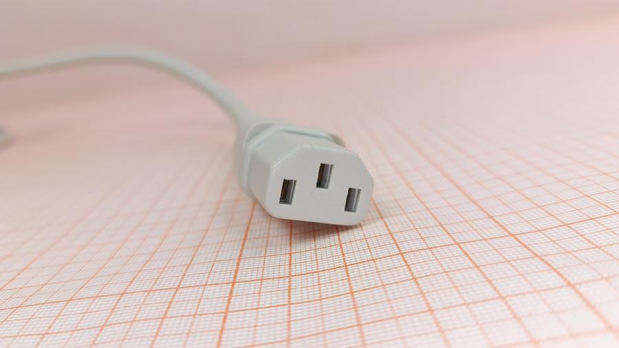 001-589-001 Кабель питания CEE7/7  CEE7/7 - IEC-C13 3G×0.75мм² 1.8M #5