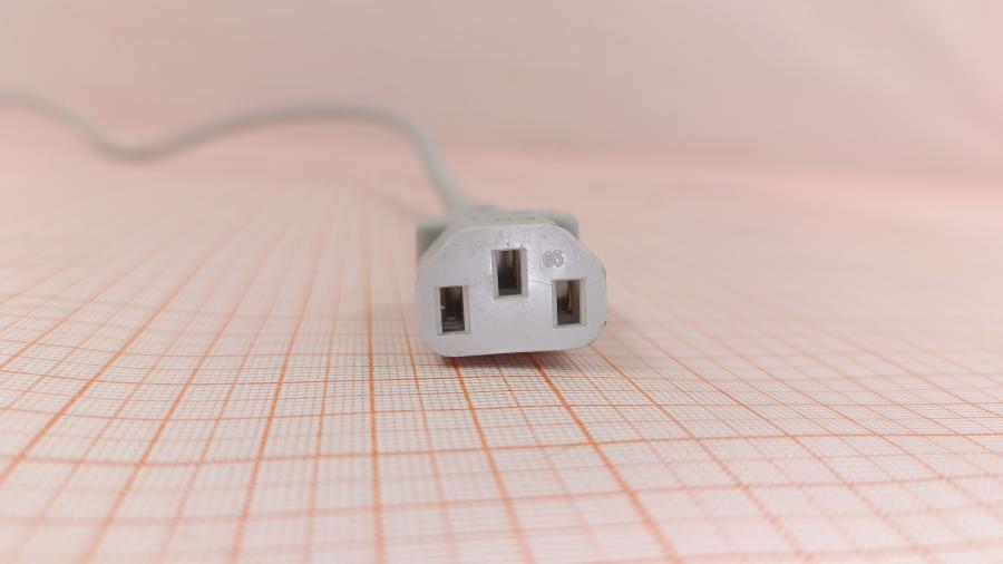 001-289-002 Кабель питания CEE7/7  CEE7/7 Угловой - IEC-C13 3G×0.75мм² 1.8M #5