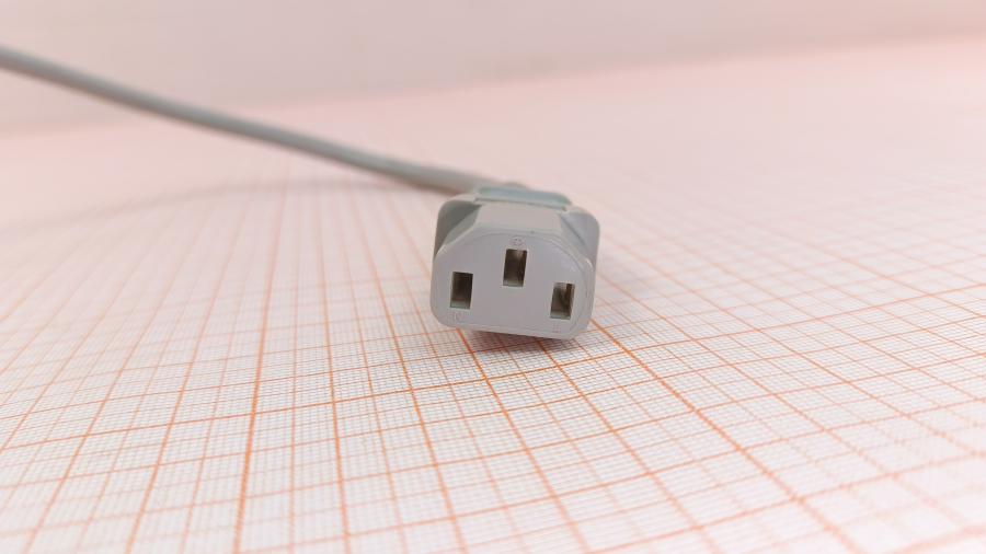 001-593-001 Кабель питания CEE7/7  CEE7/7 Угловой - IEC-C13 3G×1.0мм² 2.1M #5