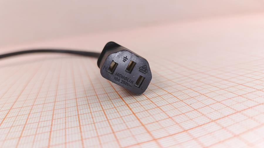 001-589-002 Кабель питания CEE7/7  CEE7/7 - IEC-C13 3G×0.75мм² 1.8M #5