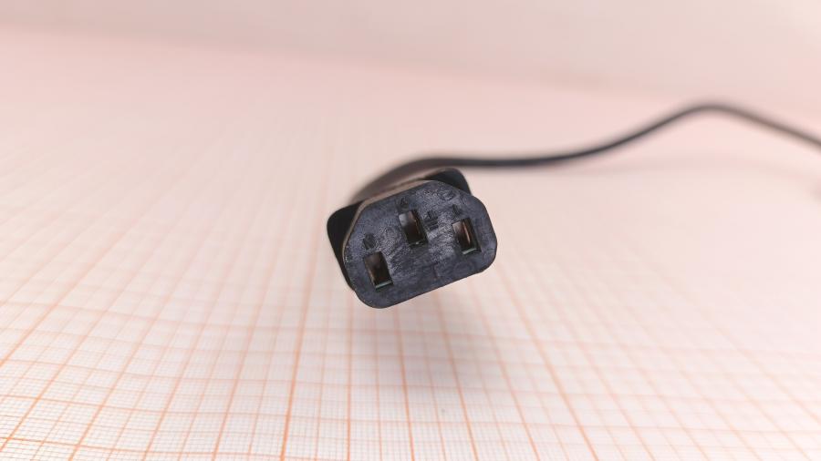 001-595-001 Кабель питания CEE7/7  CEE7/7 Угловой - IEC-C13 3G×0.75мм² 1.7M #5