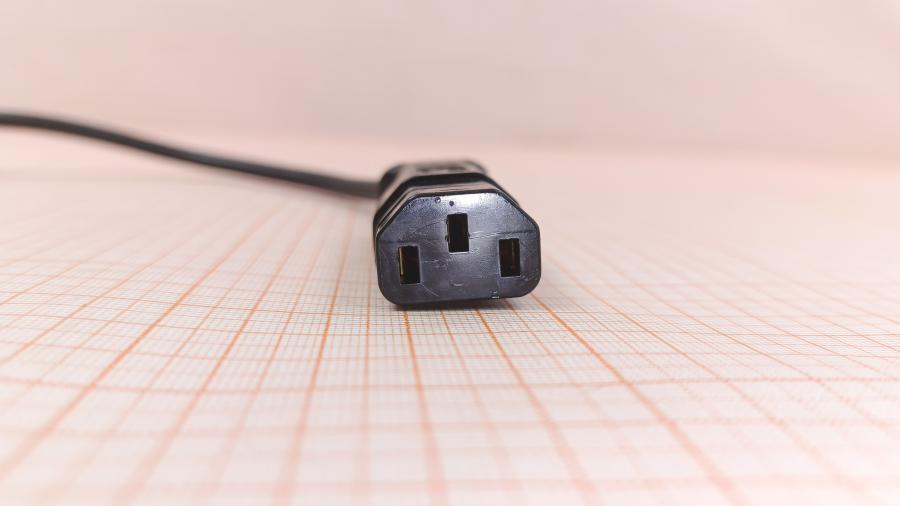 001-591-002 Кабель питания CEE7/7  CEE7/7 - IEC-C13 3G×1.0мм² 2M #5