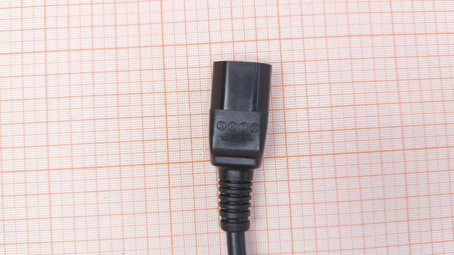 001-592-002 Кабель питания CEE7/7  CEE7/7 Угловой - IEC-C13 3G×1.0мм² 2M #4
