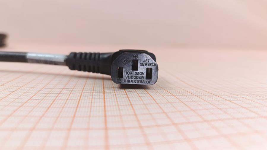 001-598-001 Удлинитель питания IEC-C14  IEC C13 Угловой - IEC C14 3G×1.0мм² 2.2m #5